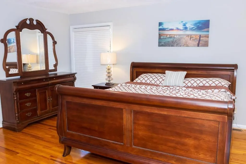 Spacious And Elegant House Concord Holiday home