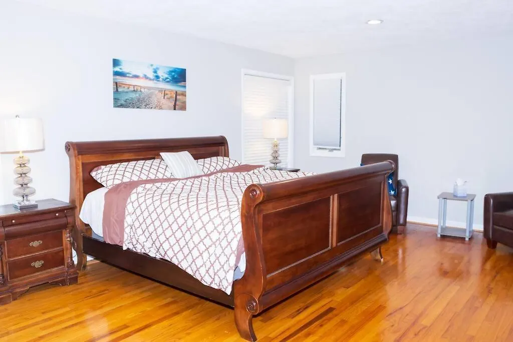 Spacious And Elegant House Concord Holiday home